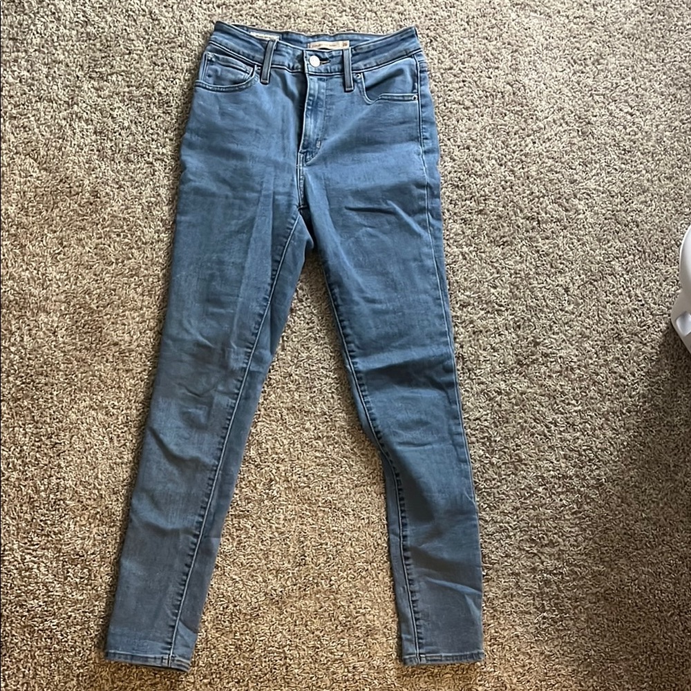 Levi's Women's Skinny Jeans in Denim Blue